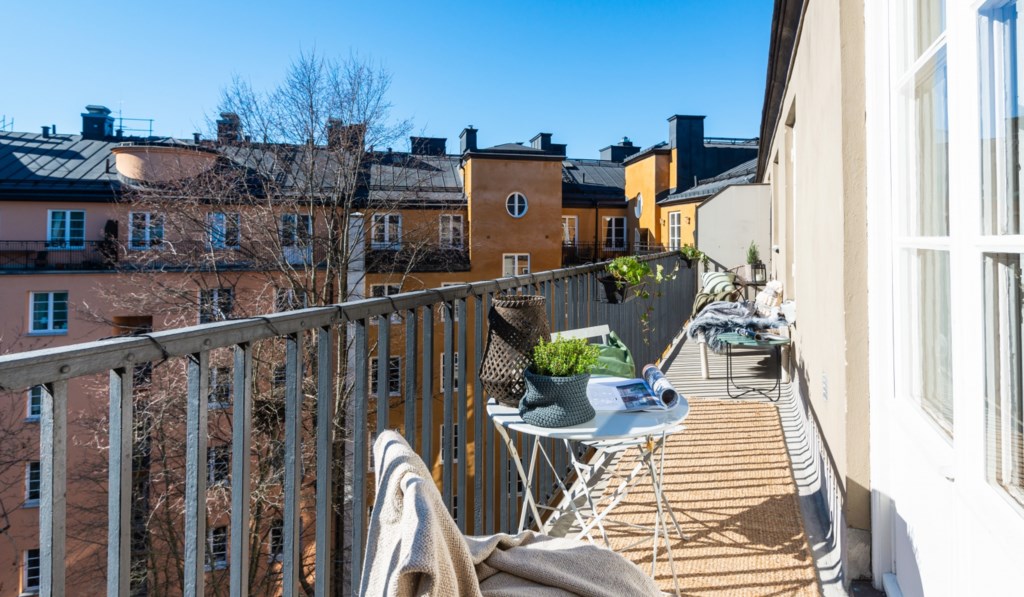 Högalidsgatan 23, högst upp i huset